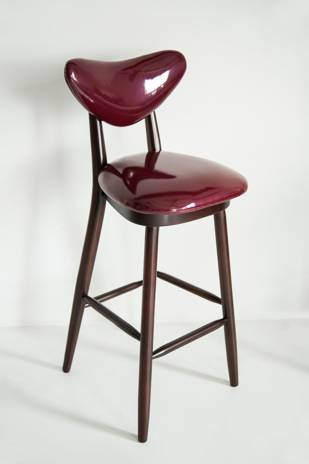 https://a.1stdibscdn.com/heart-bar-stool-chair-by-vintola-studio-europe-poland-for-sale-picture-5/f_34023/f_416455721727350980734/3U1A9495_master.jpg