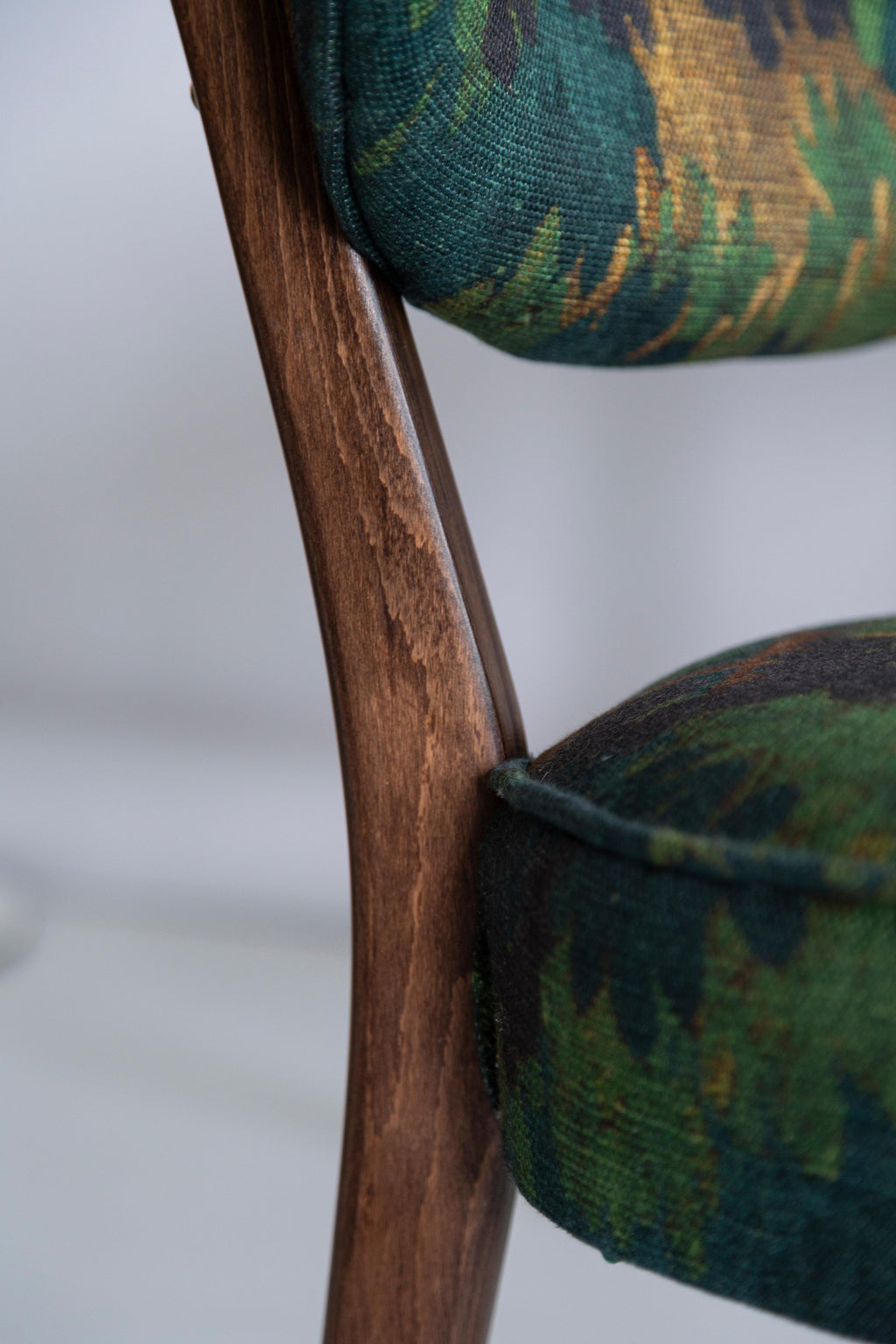 https://a.1stdibscdn.com/shell-dining-chair-linen-schwarzwald-dedar-by-vintola-studio-europe-poland-for-sale-picture-5/f_34023/f_398127021716364904571/3U1A9517_master.jpg