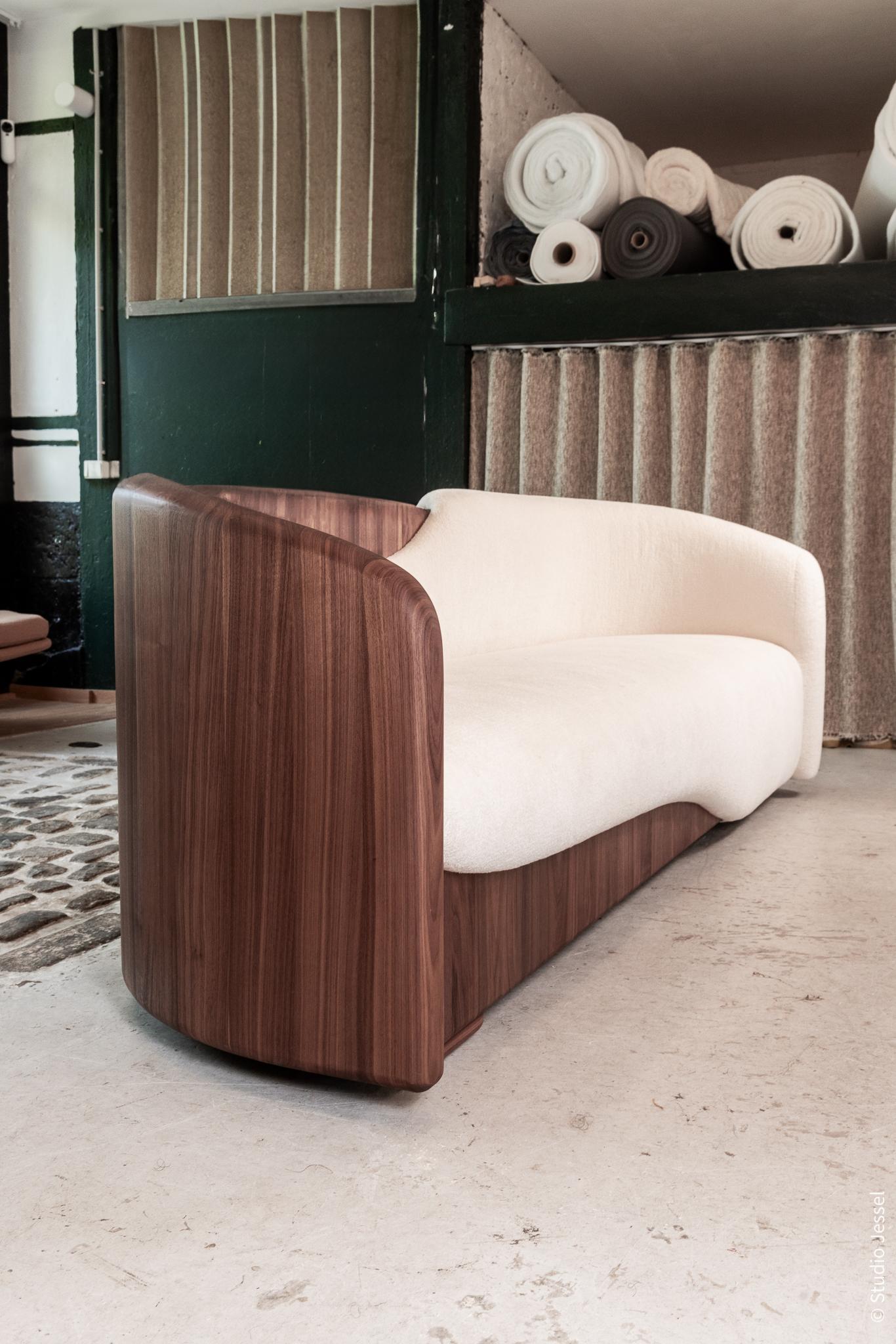 https://a.1stdibscdn.com/ecume-sofa-by-guillaume-chevalier-for-sale-picture-3/f_12192/f_423606721731951349254/3_Ecume_sofa_Guillaume_Chevalier_web__master.jpg