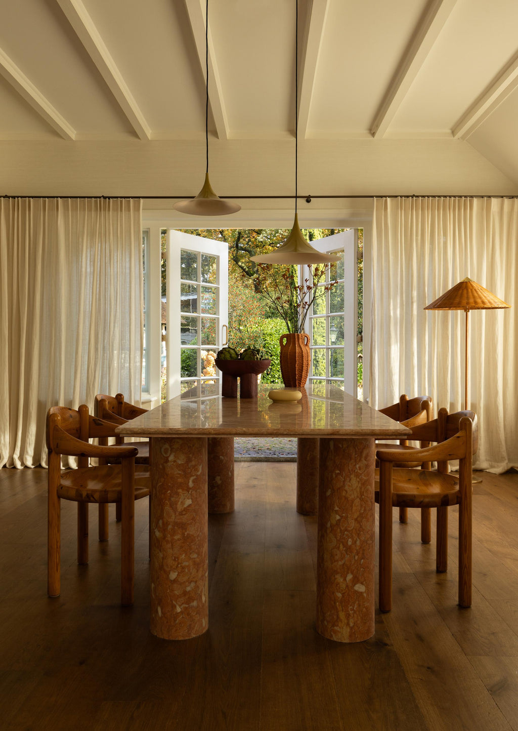 https://a.1stdibscdn.com/large-bellini-style-rectangle-dining-table-in-portuguese-travertine-for-sale-picture-3/f_80522/f_437188421740043110523/3_Lioz_Stone_230x90cm_master.jpg