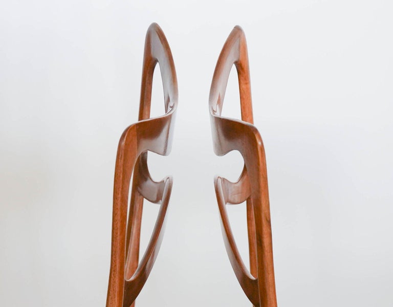 https://a.1stdibscdn.com/armonia-walnut-dining-chair-silvio-piattelli-design-made-in-italy-for-sale-picture-4/f_25683/f_398210221716321669568/3_Organica_chair_5_master.jpeg?width=768