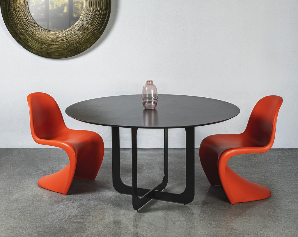 https://a.1stdibscdn.com/stone-dark-brown-settanta-round-dining-table-by-disain1971-for-sale-picture-7/f_12192/f_481019321766592772310/3_SETTANTA_1400_Dark_Brown_Tavolo_Tondo_Dining_Table_panton_chairs_Disain1971_master.jpg