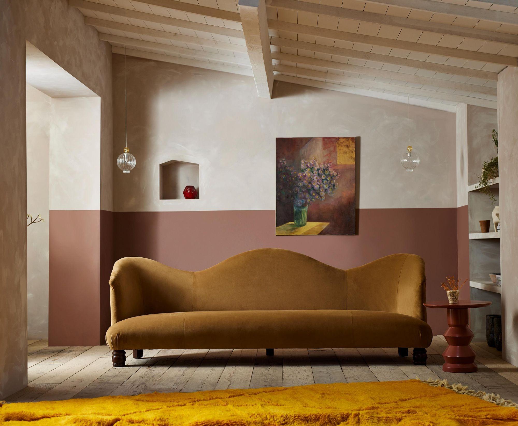 https://a.1stdibscdn.com/the-jaipur-sofa-for-sale-picture-4/f_68092/f_365481121709674354835/3_Tallboy0180_master.jpeg
