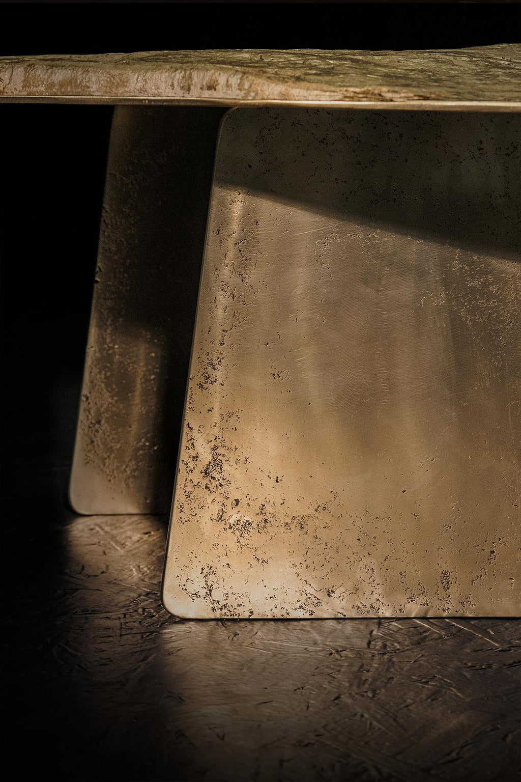 https://a.1stdibscdn.com/stoneage-one-of-a-kind-sculptural-coffee-table-in-brass-marble-by-alex-turco-for-sale-picture-6/f_12192/f_488820021771453955442/3__master.jpg