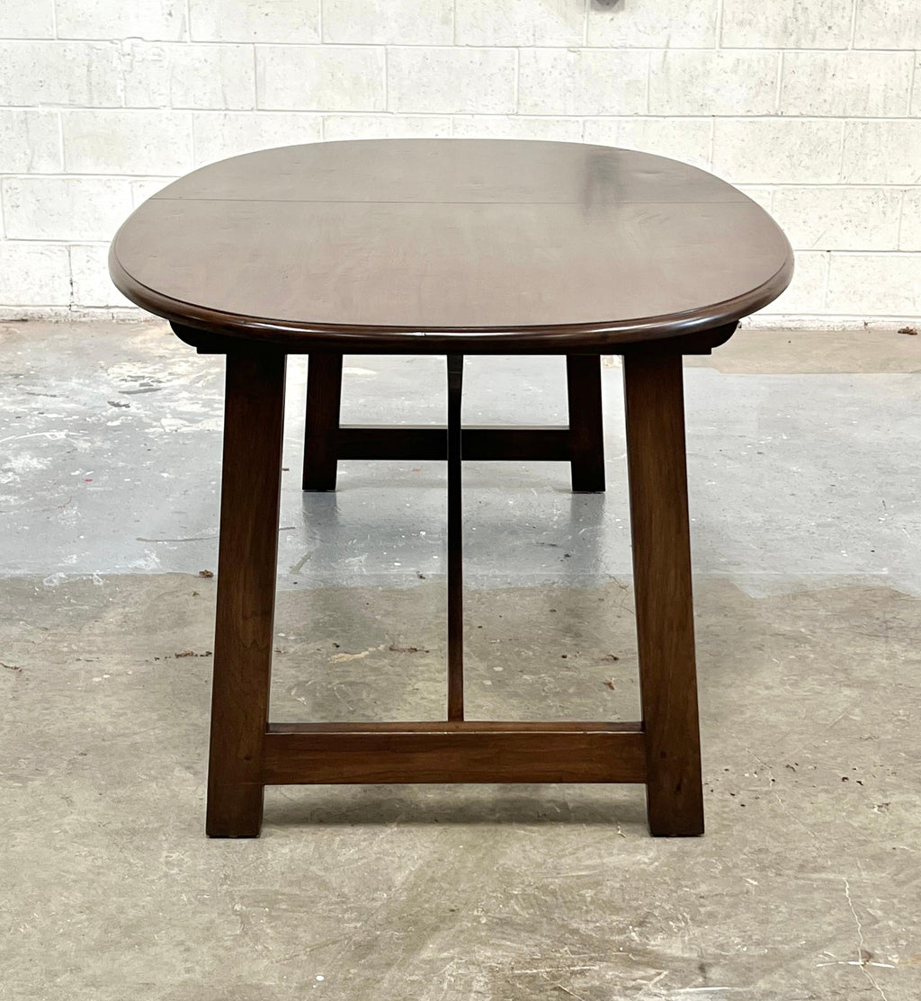 https://a.1stdibscdn.com/expandable-walnut-dining-table-for-sale-picture-4/f_8065/f_324847421675026752354/3_master.jpg