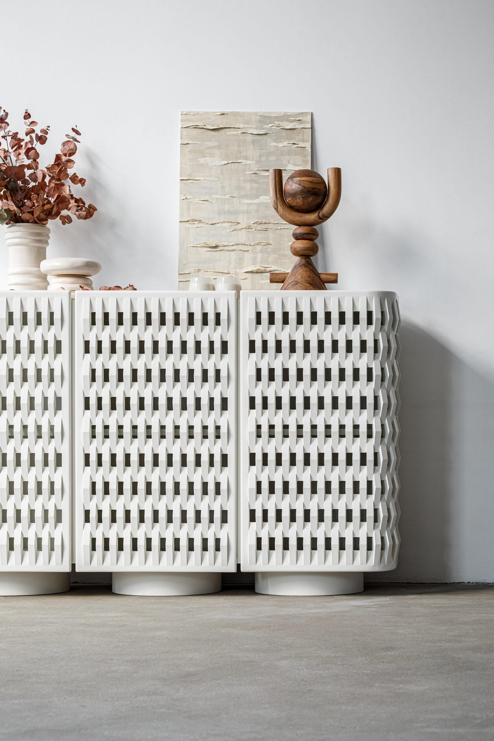 https://a.1stdibscdn.com/chain-mail-iii-cabinet-by-zemna-for-sale-picture-3/f_12192/f_438140921740597459106/3_master.jpg
