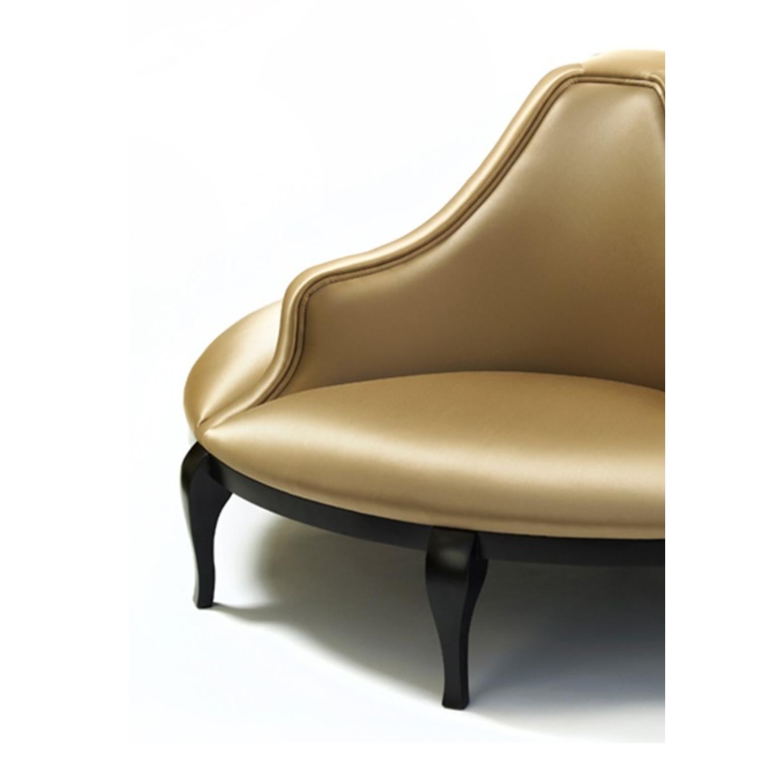 https://a.1stdibscdn.com/madeleine-round-sofa-by-munna-for-sale-picture-3/f_12192/f_436323821739552959955/3_master.jpg