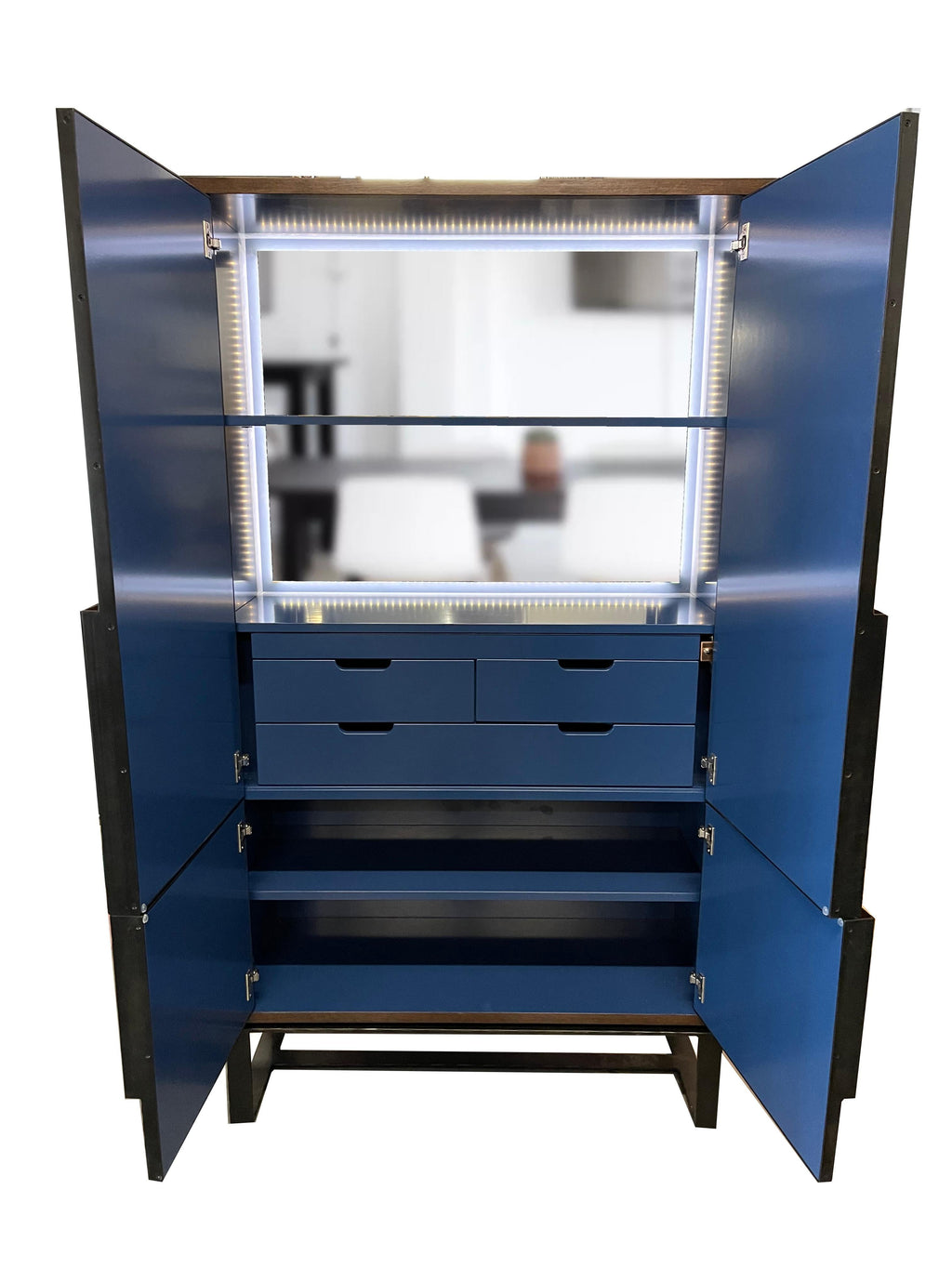 https://a.1stdibscdn.com/custom-chelsea-leather-bar-cabinet-by-ercole-home-for-sale-picture-3/f_42371/f_263222521638207381194/3_master.jpg