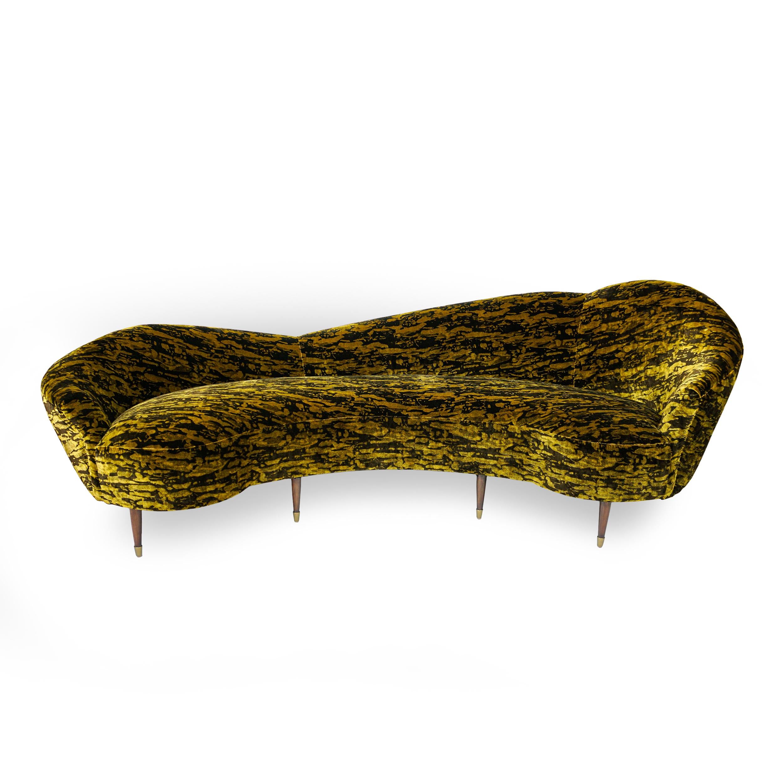 https://a.1stdibscdn.com/gold-and-brown-velvet-sofa-for-sale-picture-3/f_21233/1627054283180/3_master.jpg