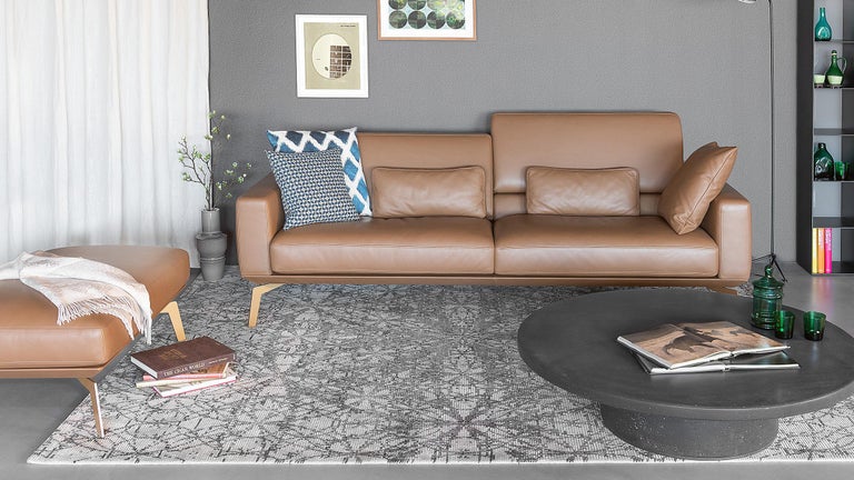https://a.1stdibscdn.com/de-sede-ds-87-two-seat-sofa-in-hazel-upholstery-by-antonella-scarpitta-for-sale-picture-3/22569652/f_324068721674643544791/3_master.jpg?width=768