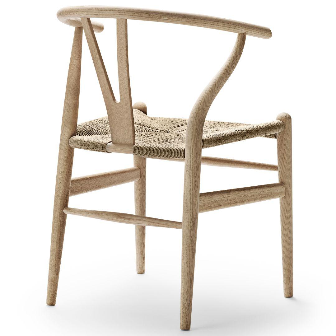 https://a.1stdibscdn.com/hans-j-wegner-ch24-wishbone-chair-in-oak-soap-for-carl-hansen-son-for-sale-picture-4/f_14472/f_317034221670880382013/3_master.jpg