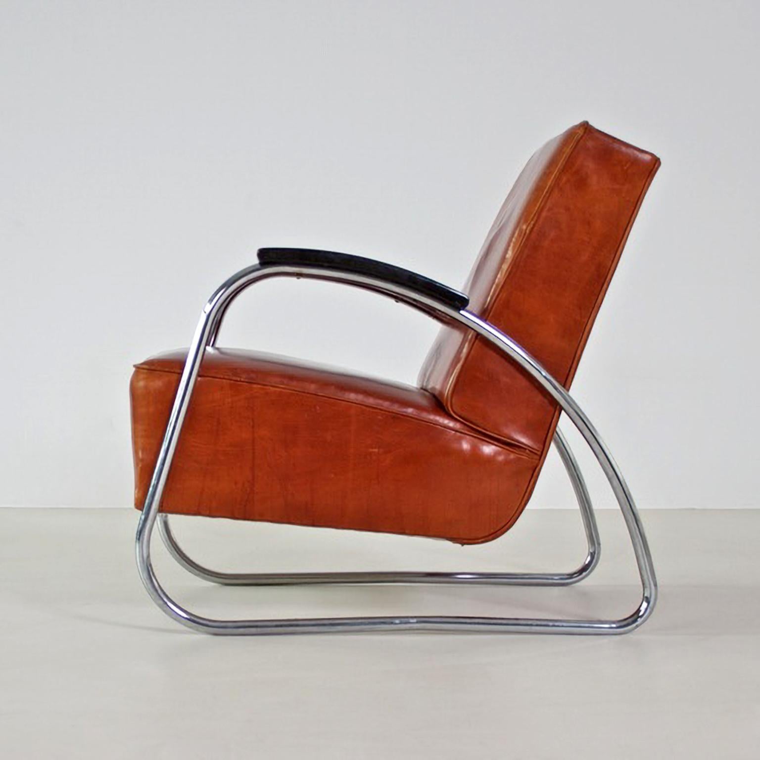 https://a.1stdibscdn.com/customizable-modernist-club-chair-by-mauser-chromed-metal-leather-upholstery-for-sale-picture-3/f_19723/f_335037921679924101452/3_master.jpg