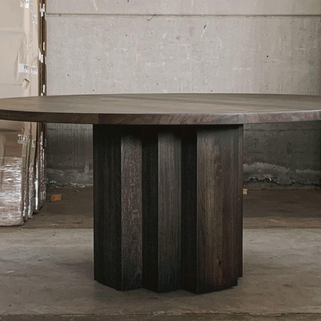 https://a.1stdibscdn.com/solid-oak-dining-table-with-sculptural-base-handmade-in-belgium-for-sale-picture-7/f_98092/f_397679621715953812446/3_master.jpg
