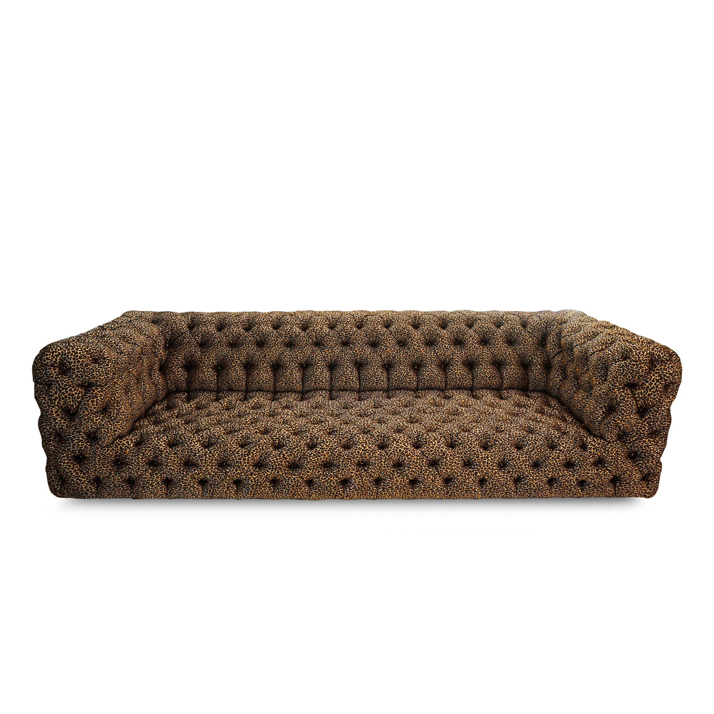 https://a.1stdibscdn.com/tufted-leopard-print-sofa-for-sale-picture-7/f_21233/1621350948315/3_master.jpg