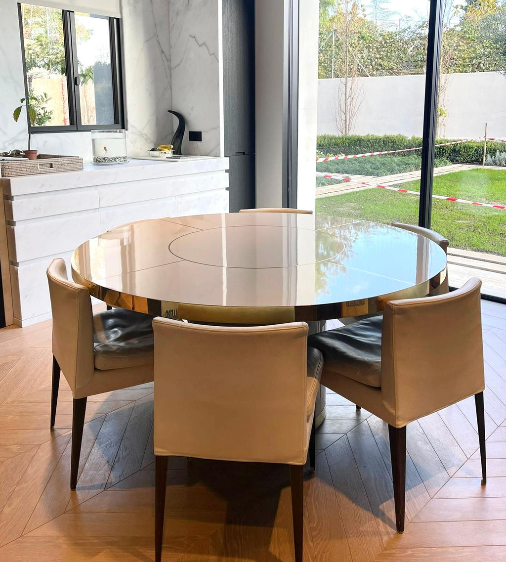 https://a.1stdibscdn.com/burgundy-round-table-in-high-gloss-laminate-brass-marquetry-xl-for-sale-picture-8/f_40561/f_393905021713857001963/3f7c6af6_702d_48d7_be27_b302b2ba52f7_master.jpg
