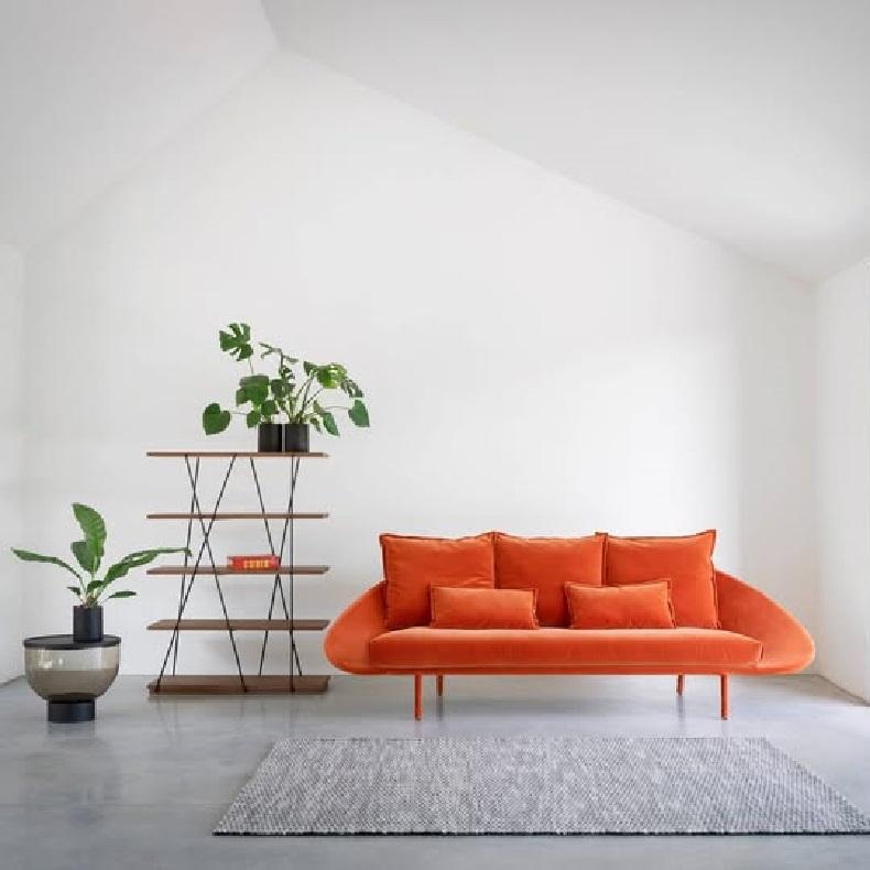 https://a.1stdibscdn.com/francesco-beghetto-floating-sofa-fully-upholstered-in-velvet-for-sale-picture-4/f_27693/f_434590721738605809565/40667490_2023333421050385_3739564953032458240_n_master.jpg