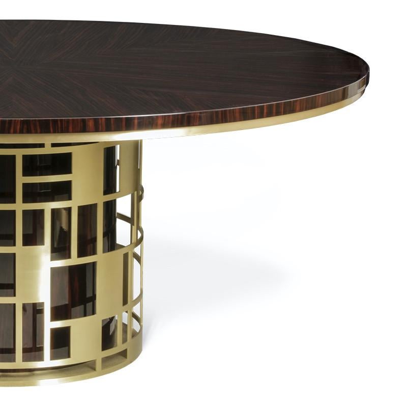 https://a.1stdibscdn.com/customizable-round-dining-table-with-an-ebony-top-brushed-brass-detailing-for-sale-picture-4/f_27693/f_463396521756159629544/41153_jlc_stol_obedenniy_halt_2_1__master.jpg