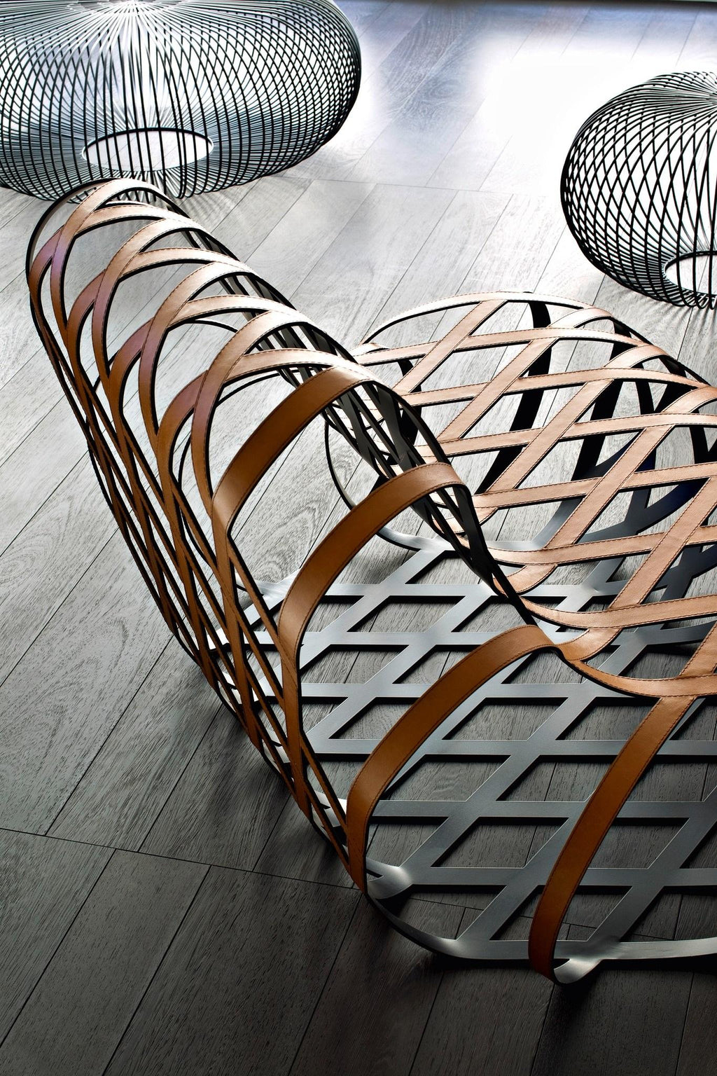 https://a.1stdibscdn.com/contemporary-armchair-made-of-steel-frame-covered-with-saddle-leather-for-sale-picture-5/f_27693/f_434381121738492127045/426172177_936103418518674_3001385498835620428_n_master.jpg