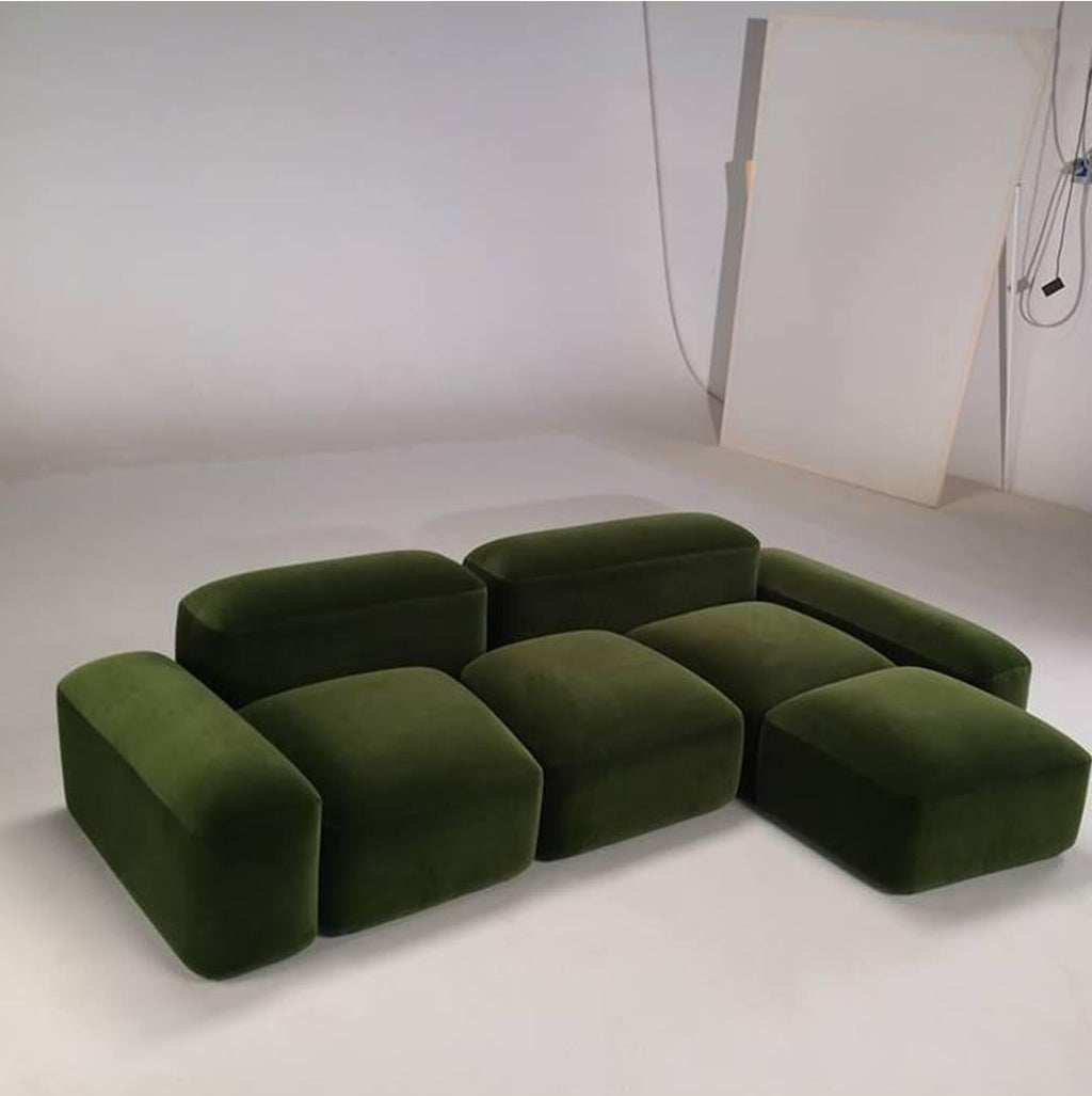 https://a.1stdibscdn.com/modular-and-customizable-sofa-lapis-e019-many-layouts-and-fabrics-available-for-sale-picture-6/f_31233/f_208150321601556220171/42872945_1276577015817091_981167098174636032_o_master.jpg