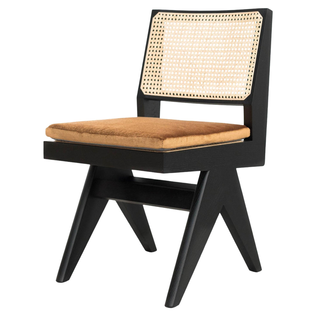 https://a.1stdibscdn.com/pierre-jeanneret-055-capitol-complex-chair-with-cushion-by-cassina-for-sale/1121189/f_435519621739283400830/43551962_datamatics.jpg
