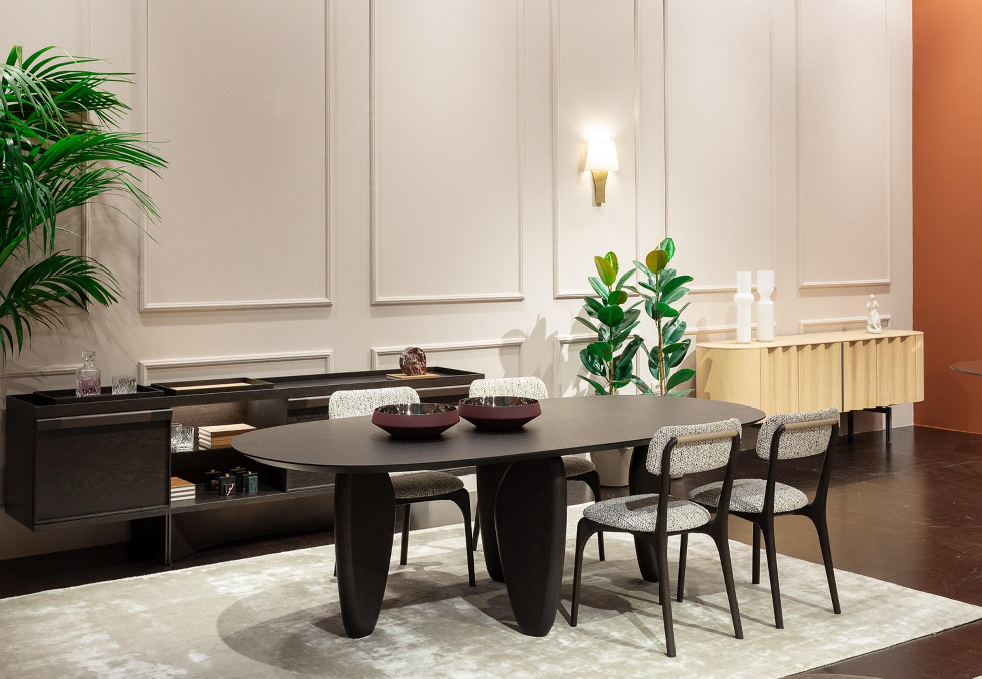 https://a.1stdibscdn.com/sculptural-monolithic-dining-table-w-organic-shapes-in-natural-oak-for-sale-picture-10/f_27693/f_476954721764025069677/436407244_815459597284726_8341030435187866458_n_master.jpg