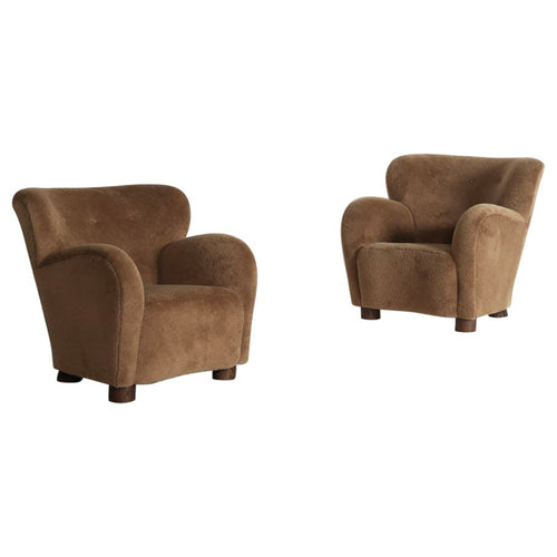 https://a.1stdibscdn.com/pair-of-lounge-chairs-armchairs-upholstered-in-pure-alpaca-for-sale/1121189/f_436814221739981235892/43681422_datamatics.jpg