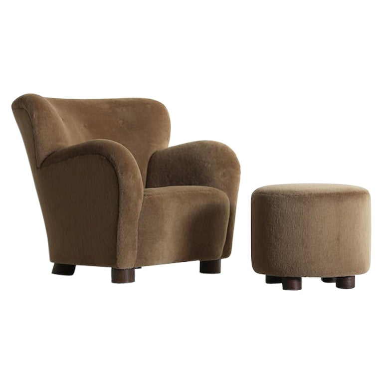 https://a.1stdibscdn.com/lounge-chair-armchair-and-ottoman-upholstered-in-pure-alpaca-for-sale/1121189/f_443969921744165846641/44396992_datamatics.jpeg