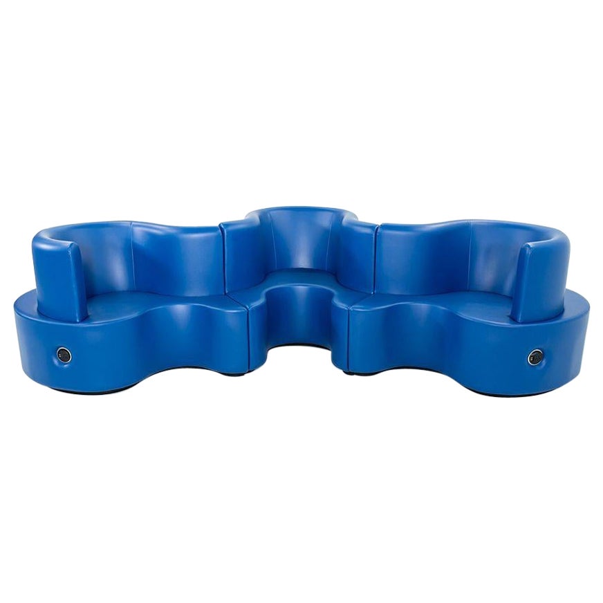 https://a.1stdibscdn.com/2024-verner-panton-for-verpan-cloverleaf-sofa-3-units-in-royal-blue-with-power-for-sale/1121189/f_449684521747463809723/44968452_datamatics.jpg