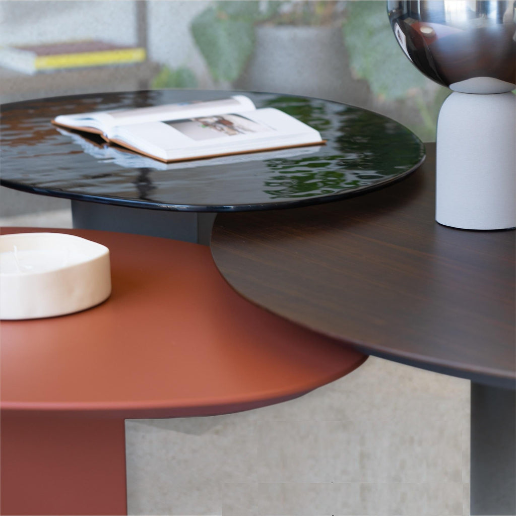 https://a.1stdibscdn.com/fusion-glass-nested-coffee-tables-with-bronze-base-for-sale-picture-10/f_27693/f_489158421771625408614/453229837_879123960918289_4187584575370169111_n_master.jpg