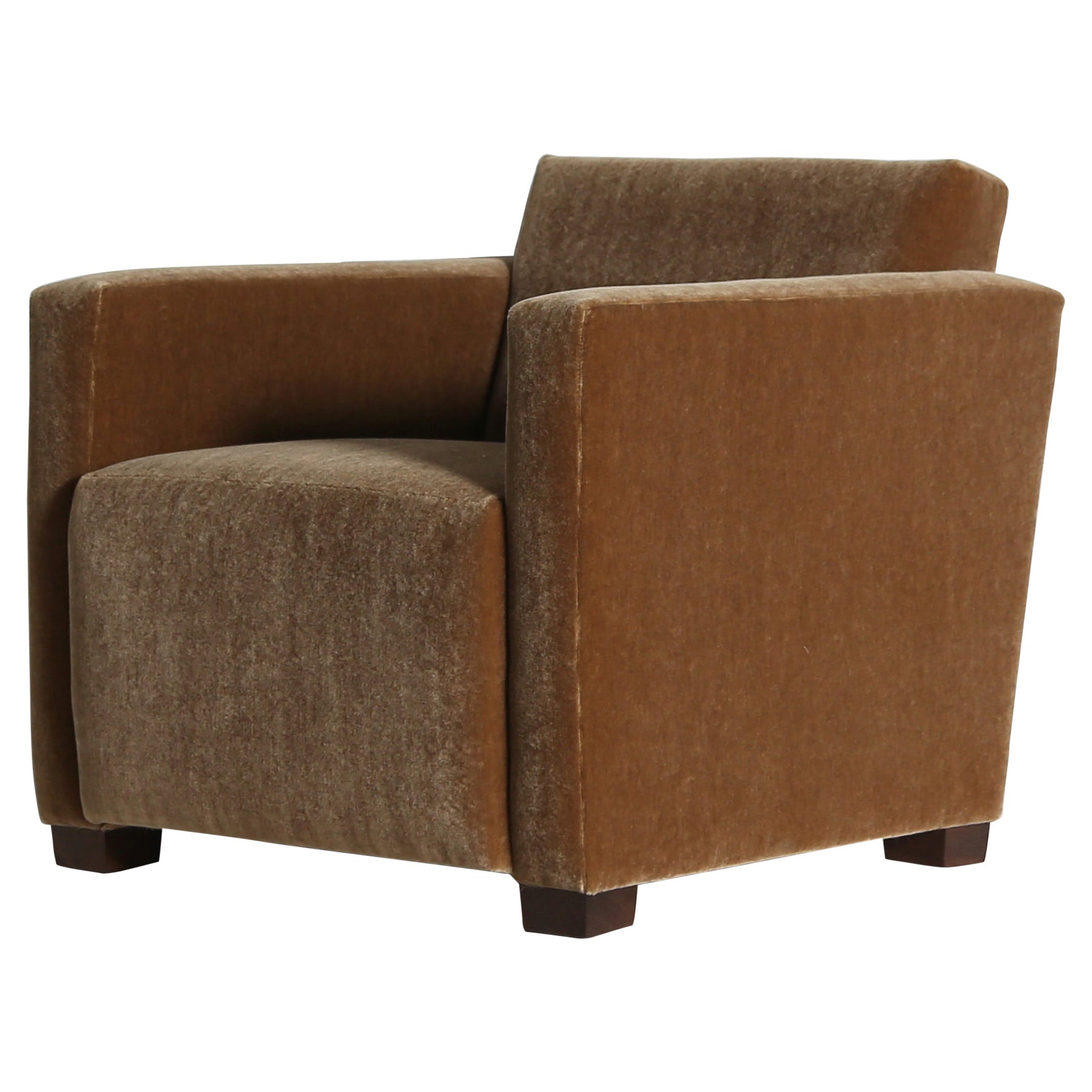 https://a.1stdibscdn.com/an-angular-armchair-upholstered-in-pure-mohair-for-sale/1121189/f_456328521757734688717/45632852_datamatics.jpeg