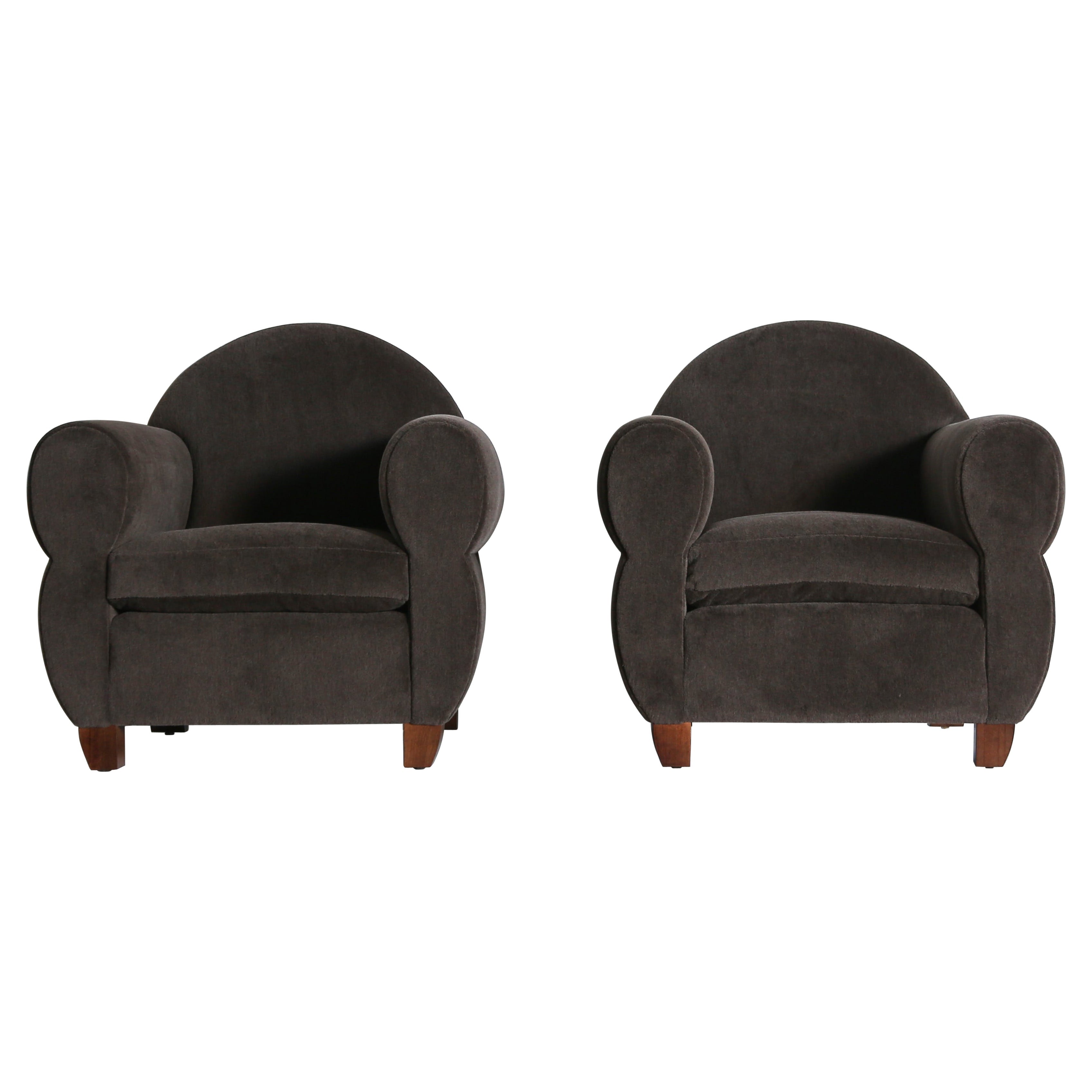 https://a.1stdibscdn.com/pair-of-curvaceous-arm-chairs-upholstered-in-alpaca-for-sale/1121189/f_457501421751890029765/45750142_datamatics.jpg