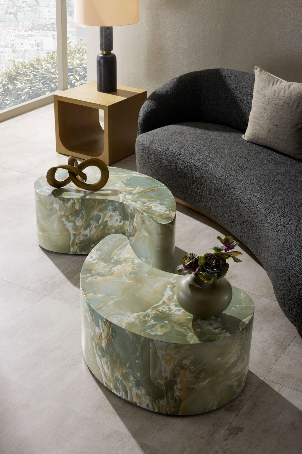 https://a.1stdibscdn.com/adeline-coffee-tables-set-of-2-fcs08-jade-faux-marble-concrete-composite-for-sale-picture-8/f_104312/f_470249621760355434517/4585_Quinn_Sculpture_master.jpg