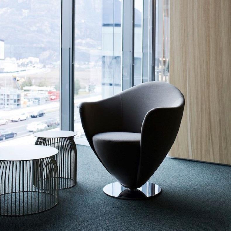 https://a.1stdibscdn.com/contemporary-swivel-armchair-with-curved-lines-and-metal-base-for-sale-picture-5/f_27693/f_434749621738680661356/463741292_9267854159909466_1327117694441216904_n_78474_master.jpg