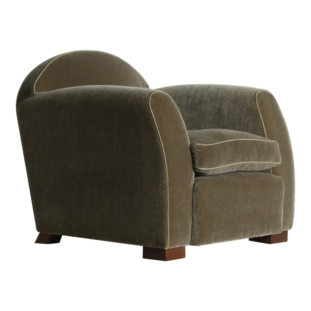 https://a.1stdibscdn.com/curved-arm-club-chair-upholstered-in-pure-mohair-for-sale/1121189/f_467575621758640548070/46757562_datamatics.jpeg