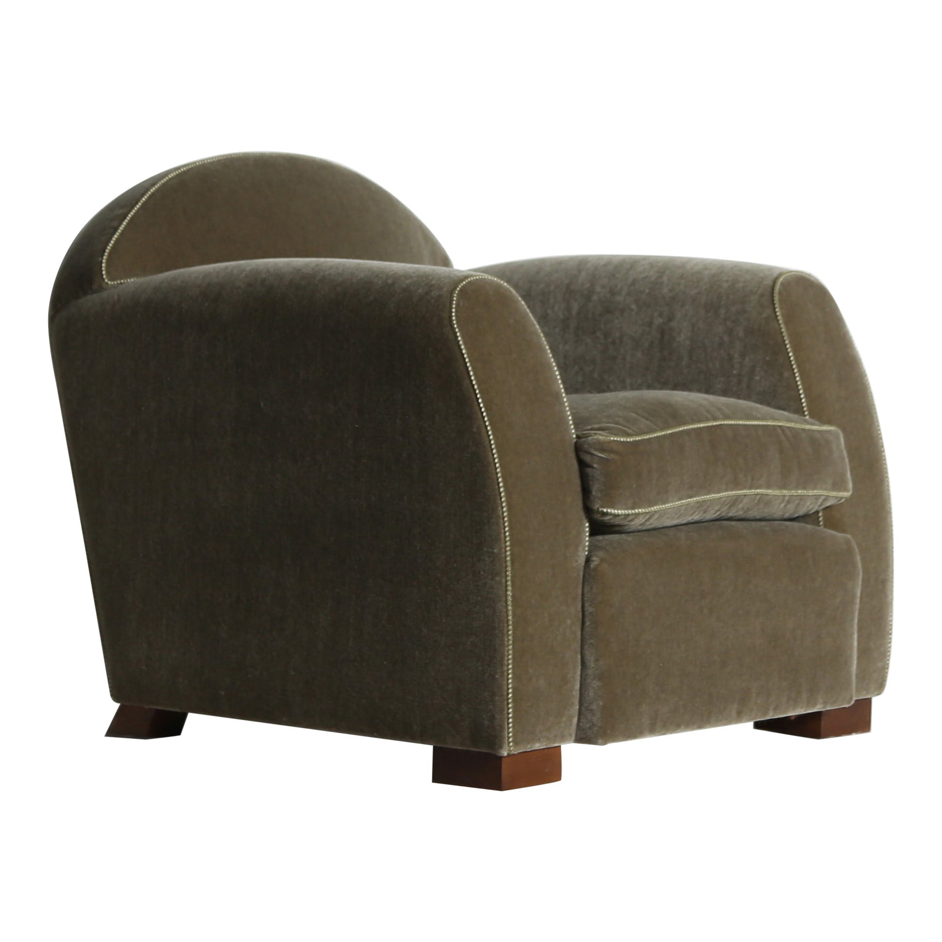 https://a.1stdibscdn.com/curved-arm-club-chair-upholstered-in-pure-mohair-for-sale/1121189/f_467575621758640548070/46757562_datamatics.jpeg