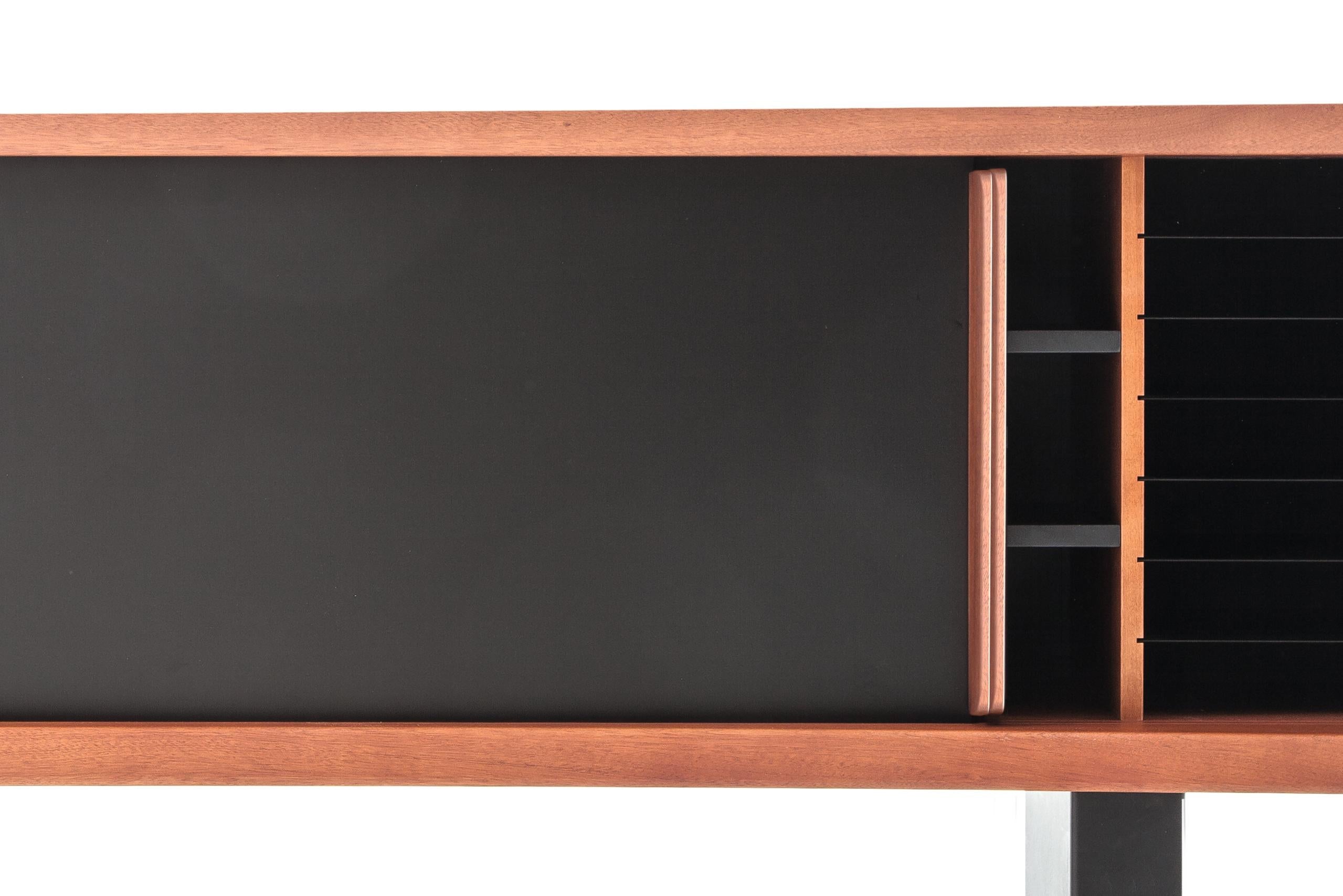 https://a.1stdibscdn.com/charlotte-perriand-513-riflesso-storage-unit-by-cassina-for-sale-picture-4/f_14272/f_308798721665995070733/4679_513_RIFLESSODETALLE2_master.jpg