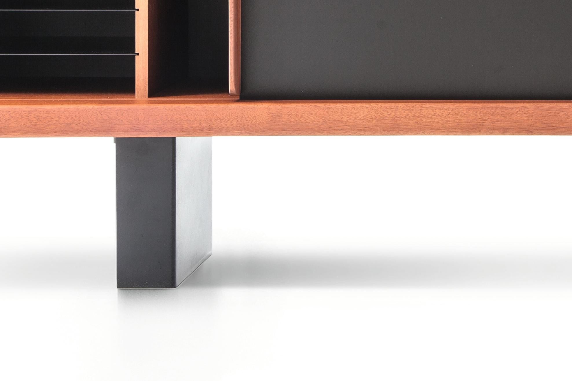 https://a.1stdibscdn.com/charlotte-perriand-513-riflesso-storage-unit-by-cassina-for-sale-picture-5/f_14272/f_333017721678873538552/4679_513_RIFLESSODETALLE3_master.jpg