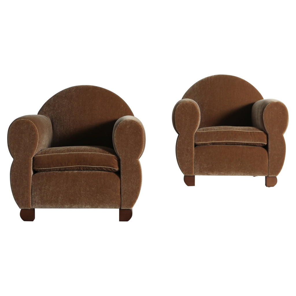 https://a.1stdibscdn.com/pair-of-curvy-arm-chairs-upholstered-in-pure-mohair-for-sale/1121189/f_468208321758964252273/46820832_datamatics.jpeg