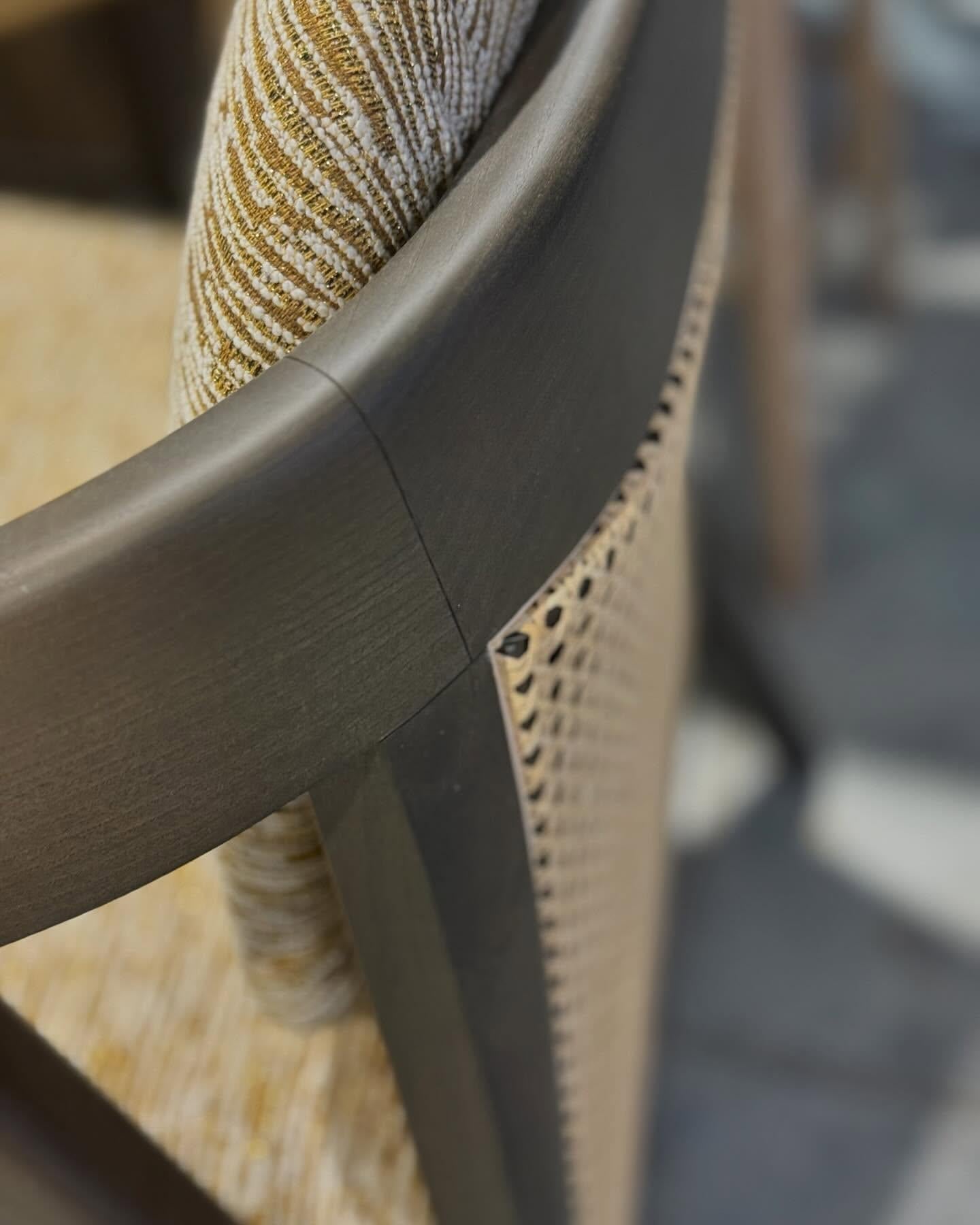 https://a.1stdibscdn.com/mid-century-modern-lounge-chair-with-natural-woven-cane-and-walnut-frame-for-sale-picture-9/f_27693/f_452257621748490220178/469717348_18116436595419507_2495464400853216587_n_master.jpg