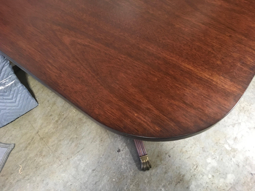 https://a.1stdibscdn.com/custom-cathedral-mahogany-georgian-style-dining-table-by-leighton-hall-for-sale-picture-7/f_44162/f_153911621562621259260/46F185D3_68CD_4D63_BF3A_2F6355D6AB0B_master.jpeg
