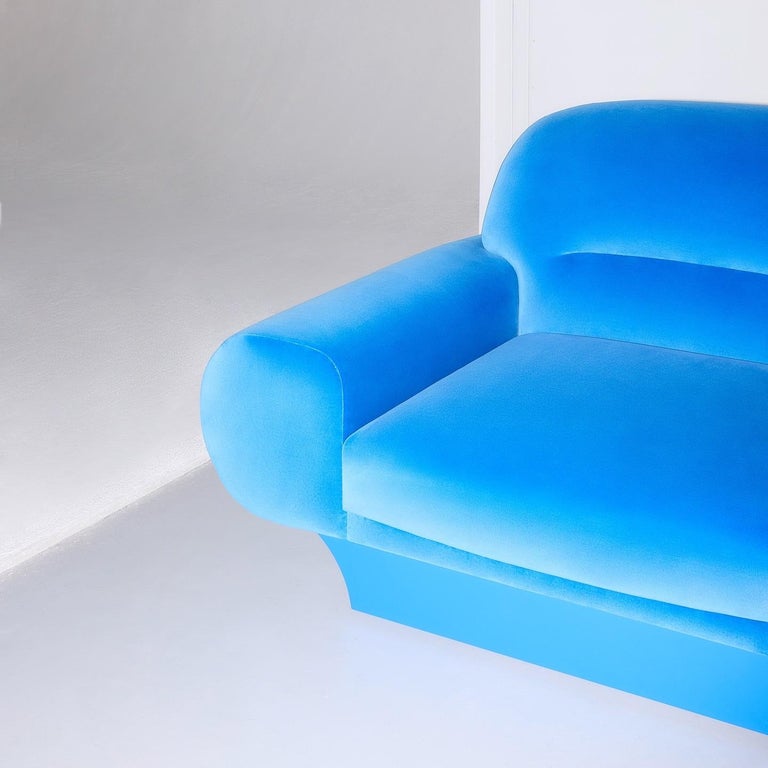 https://a.1stdibscdn.com/1970s-italian-modern-style-sculptural-armchair-with-round-continuous-silhouette-for-sale-picture-10/f_27693/f_492403321773632419668/471311828_18480339658057409_1527649363802893389_n_master.jpg?width=768