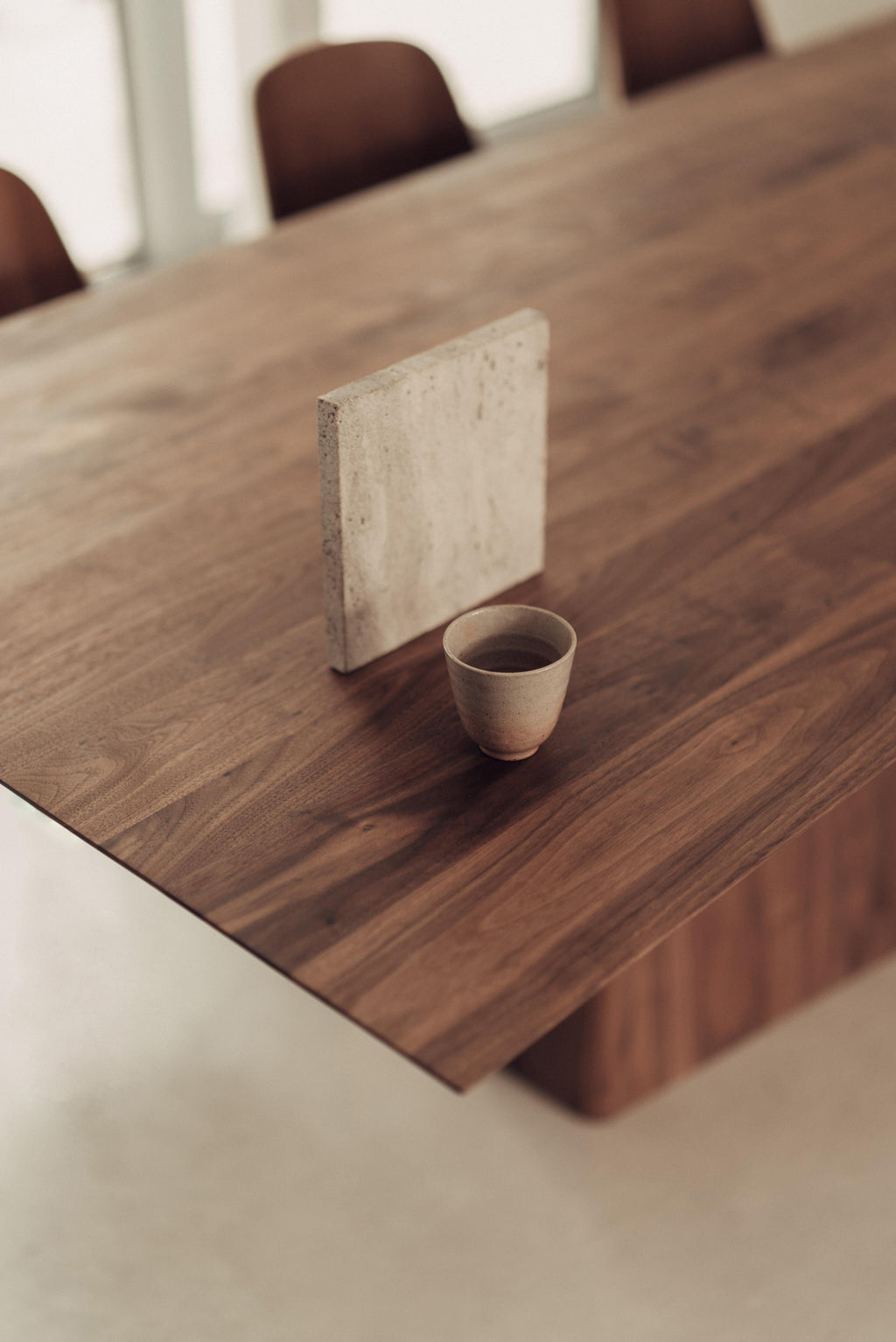 https://a.1stdibscdn.com/kluskens-adam-dining-table-for-sale-picture-6/f_60392/f_267514621641199042534/47E21E16_73A1_4A9E_8958_180E26810C48_master.jpeg