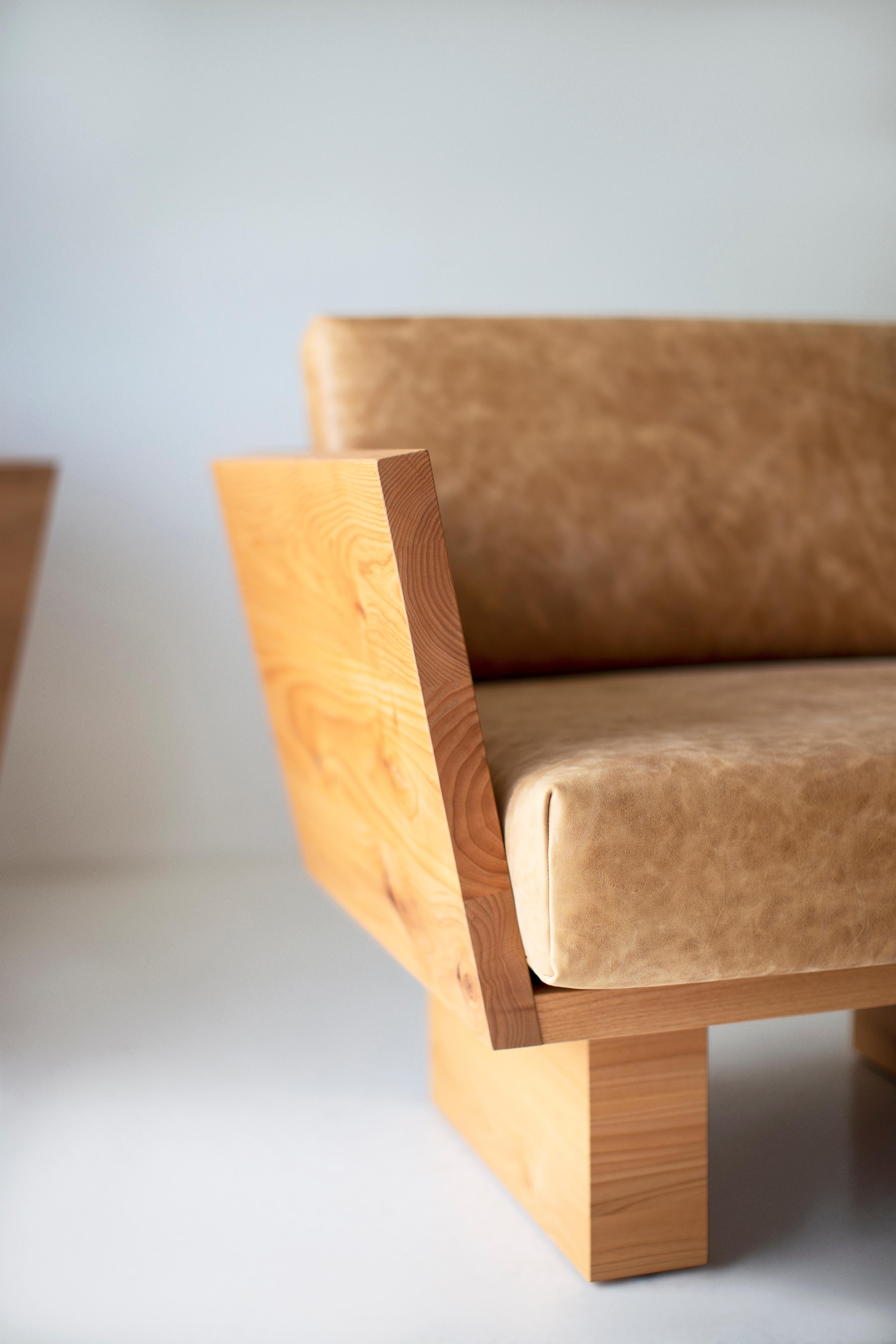 https://a.1stdibscdn.com/bertu-arm-chair-suelo-modern-leather-arm-chair-alder-natural-for-sale-picture-2/f_9720/f_465307121756998873897/48194386_modern_leather_arm_chair_40013932_master.jpg