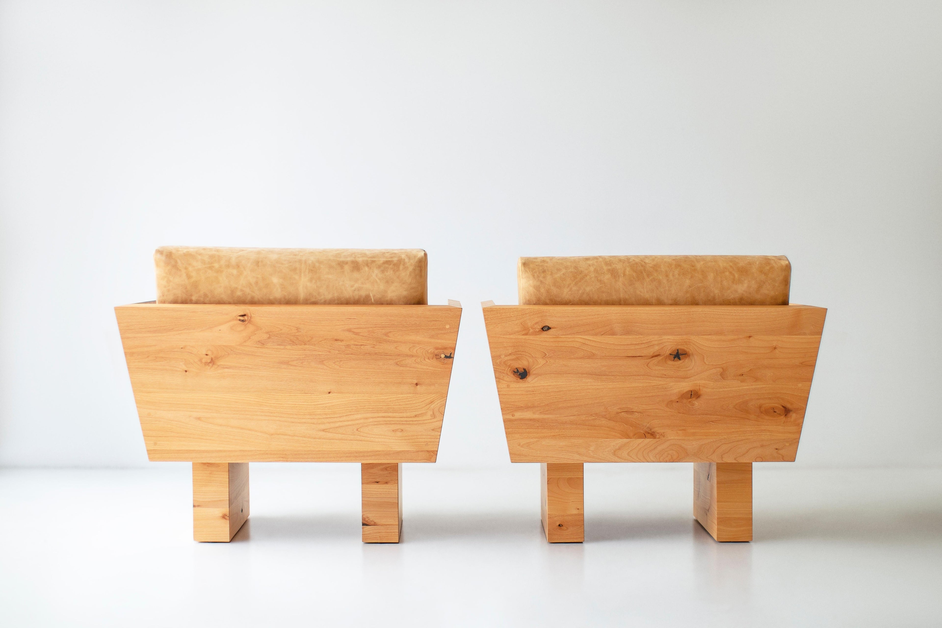 https://a.1stdibscdn.com/bertu-arm-chair-suelo-modern-leather-arm-chair-alder-natural-for-sale-picture-6/f_9720/f_465307121756998872453/48194386_modern_leather_arm_chair_40013973_master.jpg
