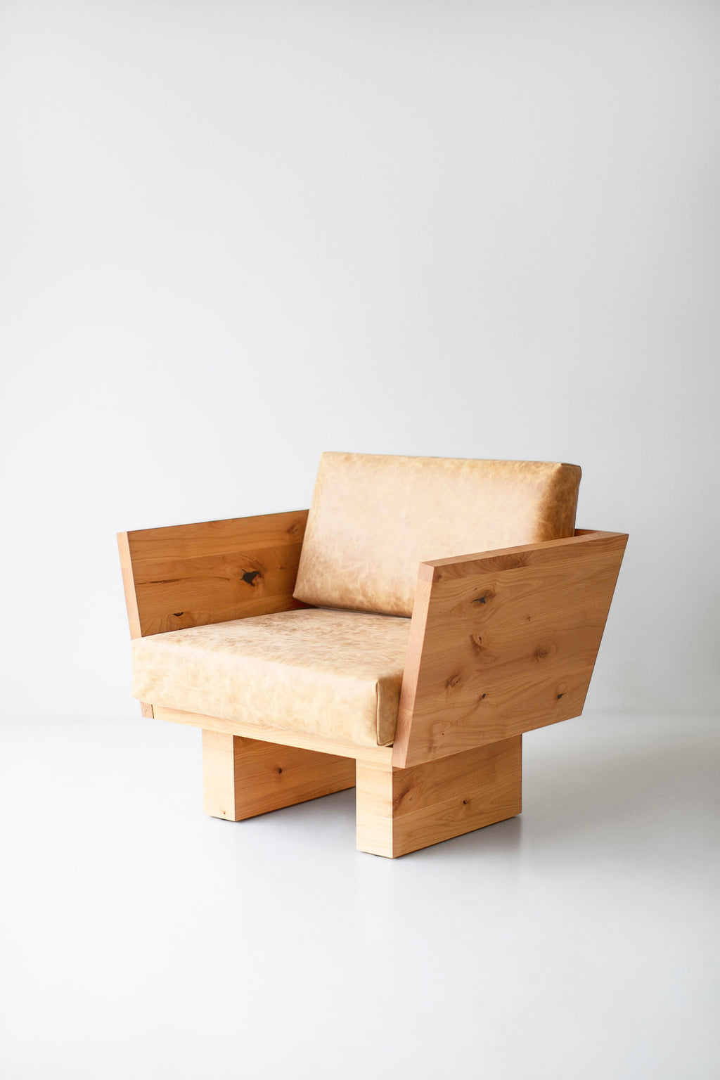 https://a.1stdibscdn.com/bertu-arm-chair-suelo-modern-leather-arm-chair-alder-natural-for-sale-picture-8/f_9720/f_465307121756998880311/48194386_modern_leather_arm_chair_40013989_master.jpg
