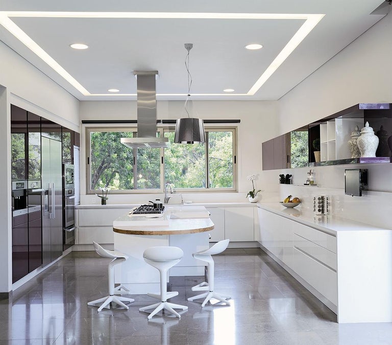 https://a.1stdibscdn.com/kartell-spoon-adjustable-stool-in-white-by-antonio-citterio-toan-nguyen-for-sale-picture-6/f_45362/f_242638621624380205861/4828_03_3_master.jpg?width=768