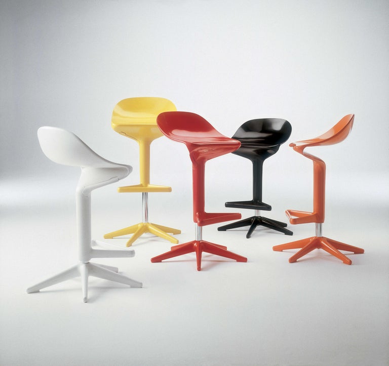https://a.1stdibscdn.com/kartell-spoon-adjustable-stool-in-white-by-antonio-citterio-toan-nguyen-for-sale-picture-10/f_45362/f_242638621624380207767/4828_10_master.jpg?width=768