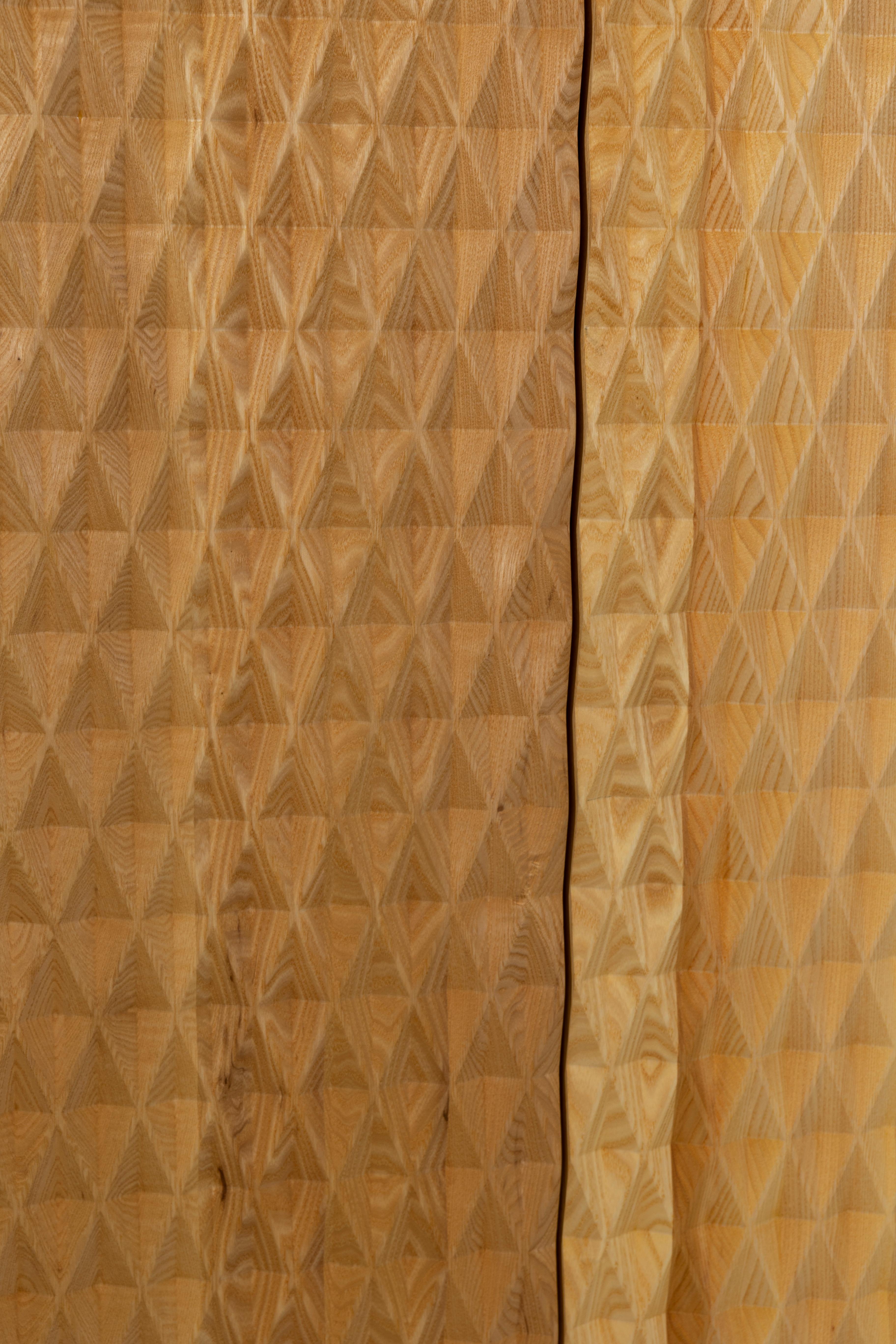 https://a.1stdibscdn.com/natural-solid-wood-bar-cabinet-for-sale-picture-2/f_82682/f_330531421677689375583/4U2A0881_master.jpg
