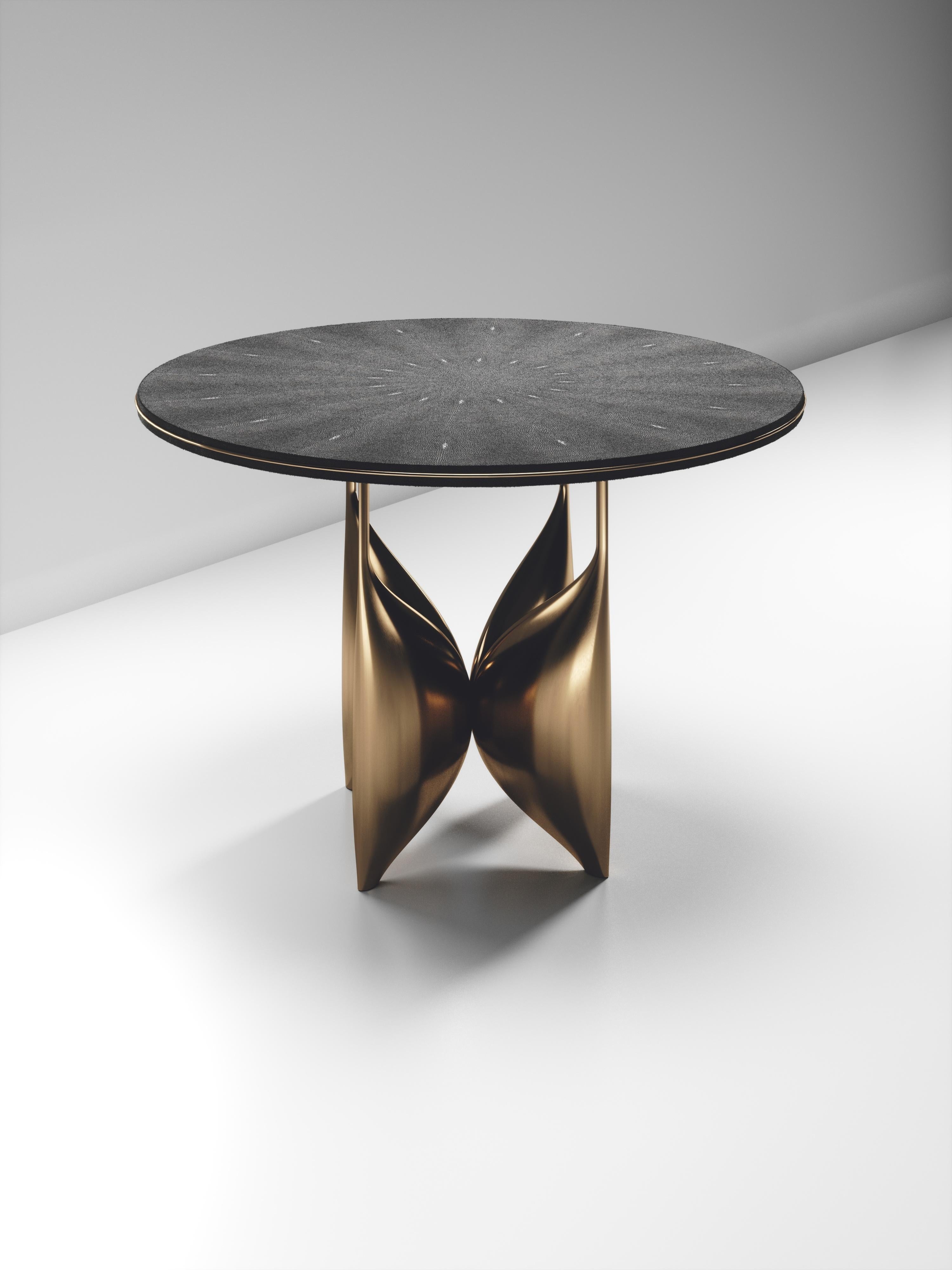 https://a.1stdibscdn.com/shagreen-breakfast-table-with-bronze-patina-brass-details-by-kifu-paris-for-sale-picture-3/f_45491/f_280683921648938268890/4_BIG_SIDE_0030006_2__master.jpg
