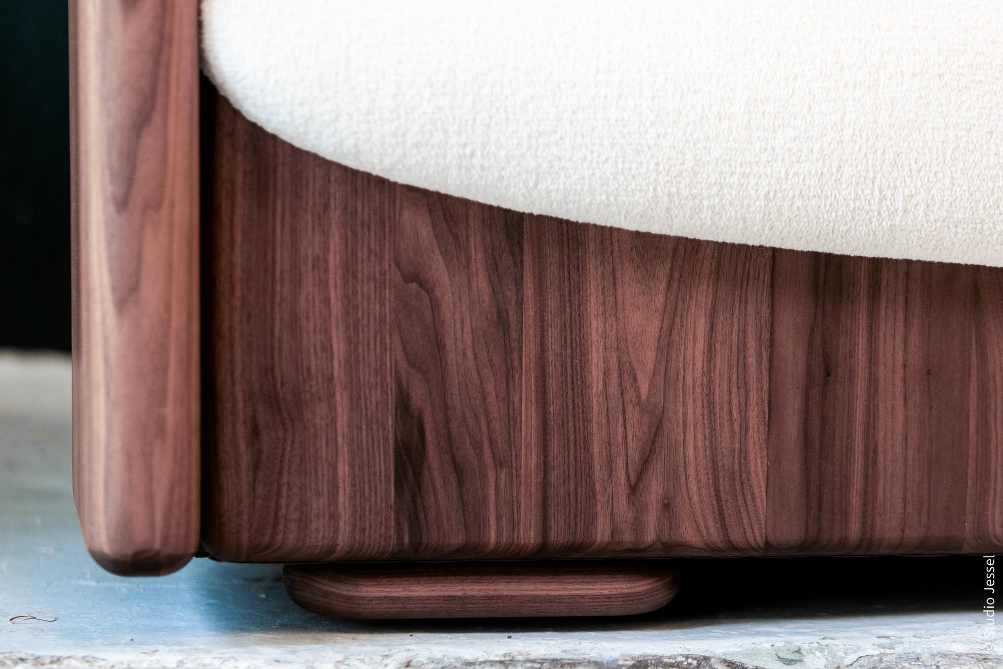 https://a.1stdibscdn.com/ecume-sofa-by-guillaume-chevalier-for-sale-picture-4/f_12192/f_423606721731951349538/4_Ecume_sofa_Guillaume_Chevalier_web__master.jpg